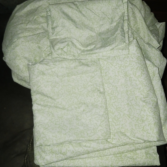 Multicolor Bedding Set - Picture 3 of 4